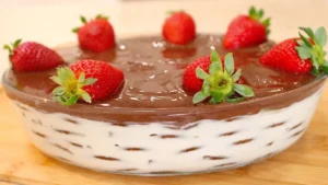 Pavê: Sobremesa Cremosa com Biscoito de Chocolate
