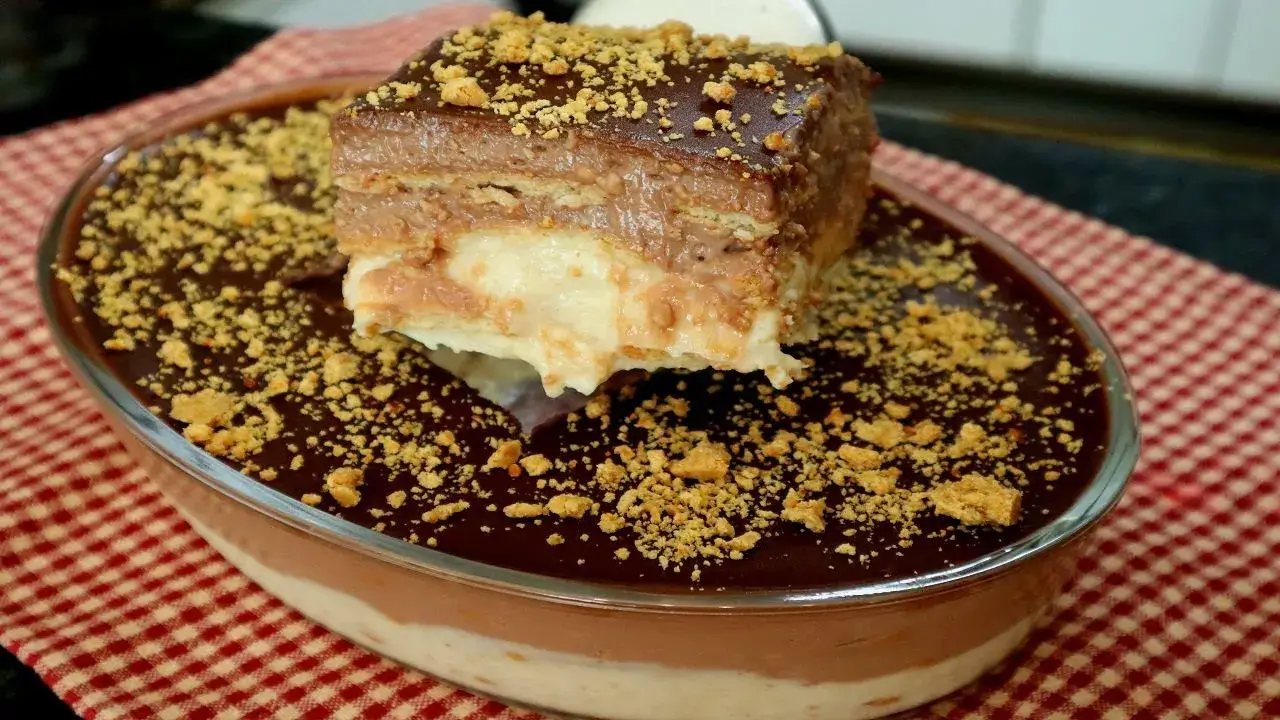 O pavê de paçoquinha é uma sobremesa cremosa e irresistível, perfeita para festas juninas ou...