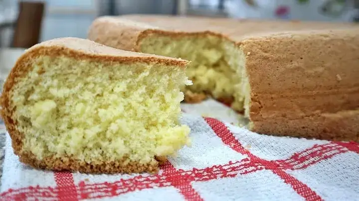 O pandeló é um pão de ló clássico, perfeito para usar como base de tortas...