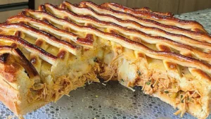 Torta de Frango com Massa Fermentada Fofinha e Deliciosa: Receita fácil e caseira