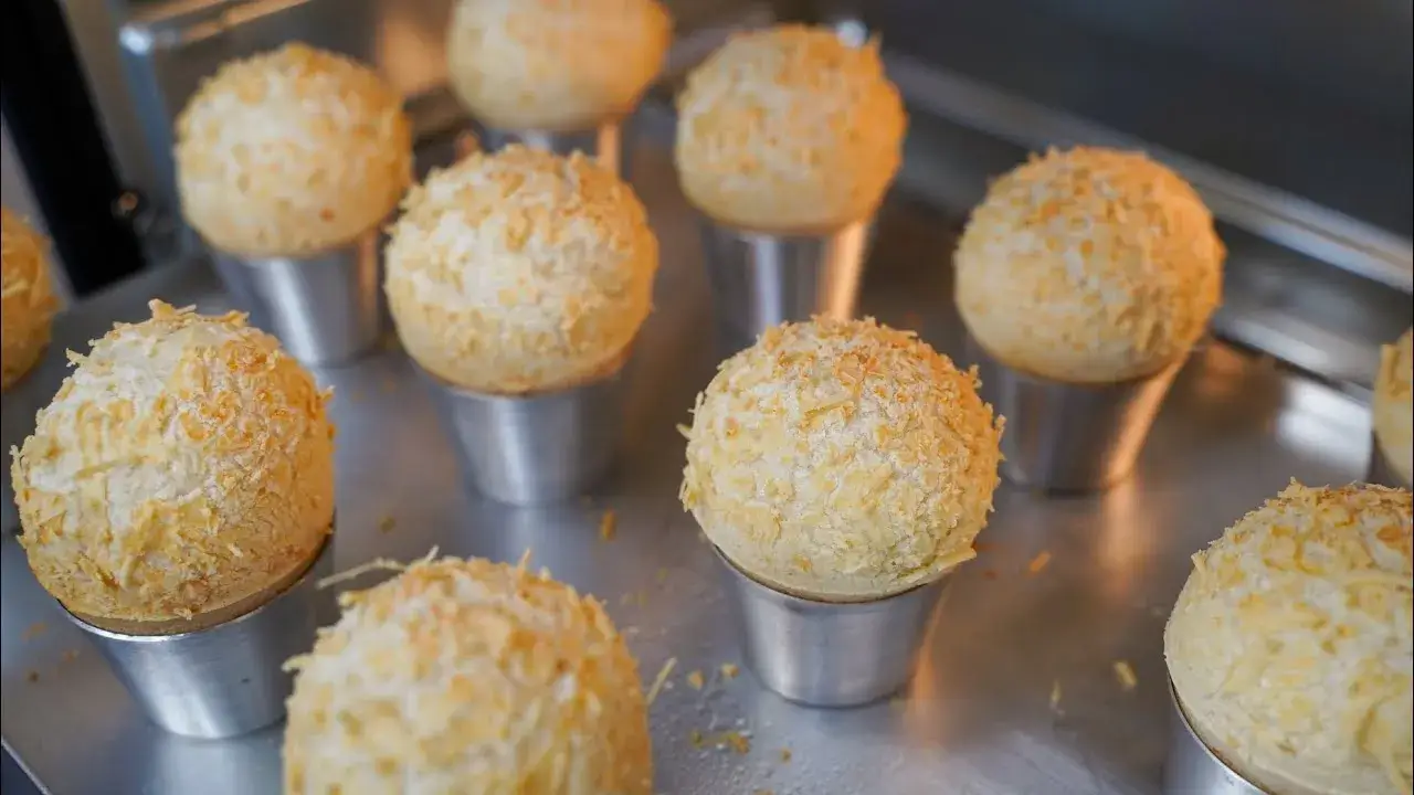 Pão de queijo de liquidificador que surpreende pelo sabor