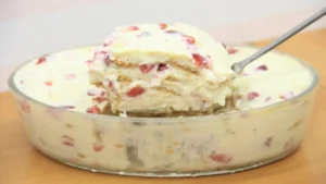 Pavê de Leite Ninho com Morango Fácil e Cremoso