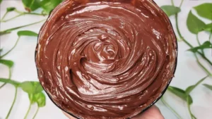 Recheio de chocolate meio amargo cremoso para bolo