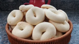Rosquinha de maizena que derrete na boca e é perfeita para o café