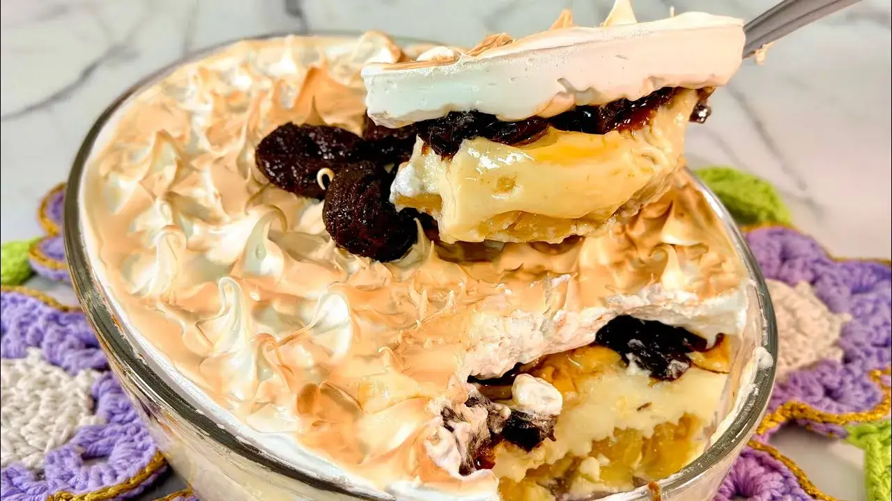 Sobremesa de Abacaxi com Creme e Merengue: Delícia Gelada e Tradicional para o Natal