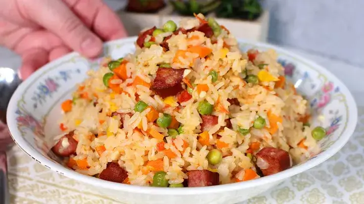 Arroz natalino colorido para deixar sua ceia ainda mais especial