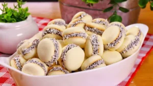 Biscoito de Amido de Milho com Chocolate e Coco para o Cafezinho
