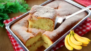 Bolo de banana fofinho que surpreende no primeiro pedaço