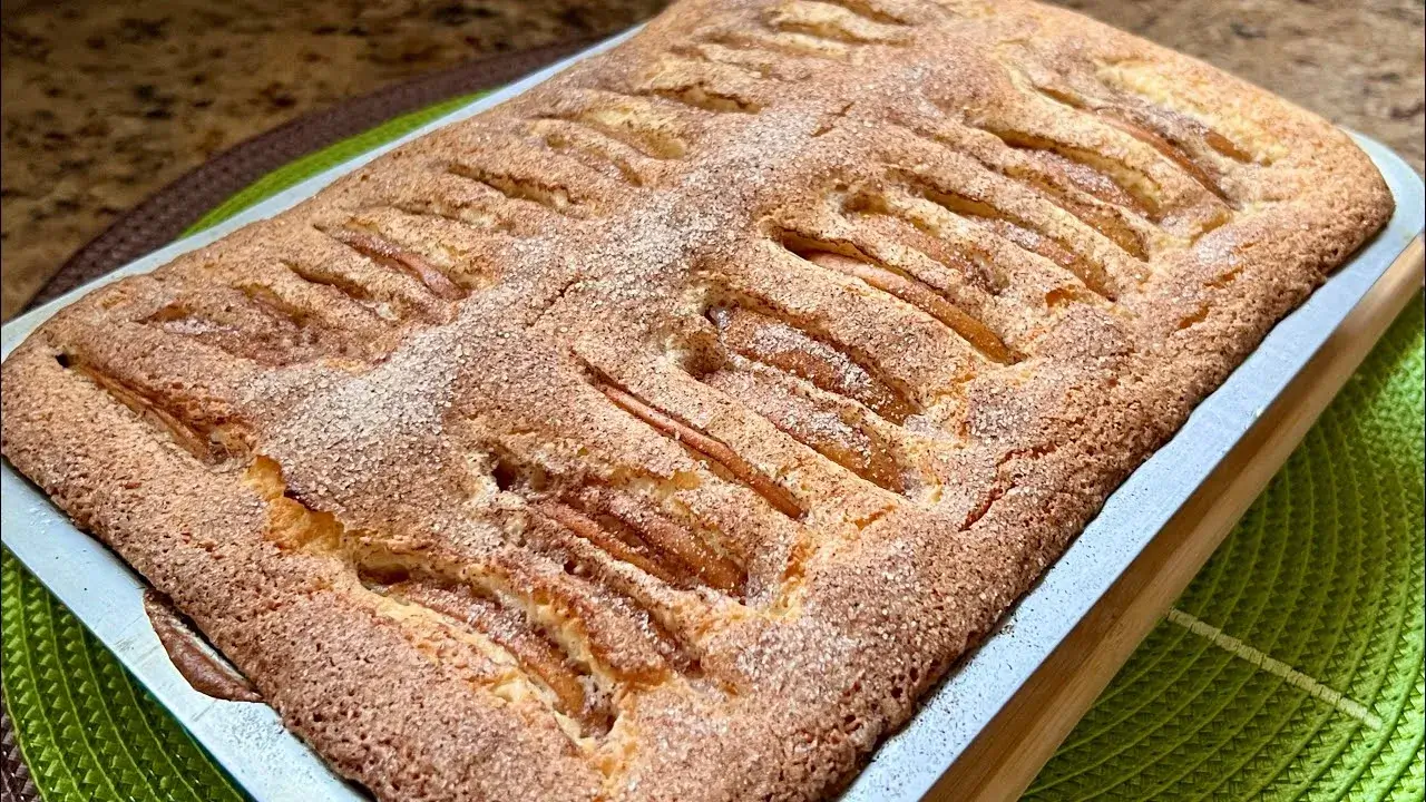 Bolo de maçã com coco macio e cheio de sabor