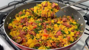 Farofa de Cuscuz Simples e Bem Soltinha com Bacon e Calabresa
