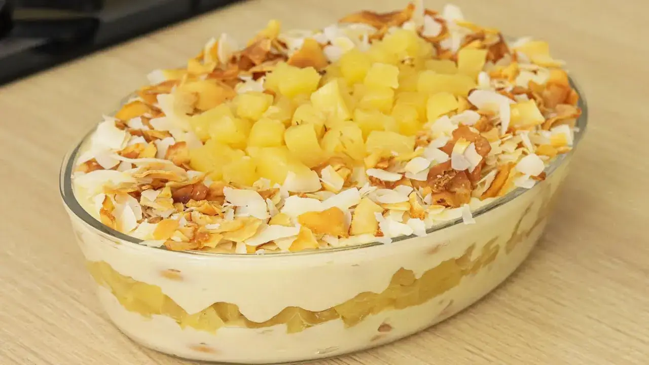 Pavê de Abacaxi com Coco Cremoso e Tradicional