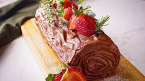 Rocambole de chocolate que encanta pela cremosidade