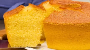 Bolo de Flocão de Milho Sem Farinha de Trigo para o Café