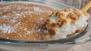 Cuscuz de Tapioca Gelado Cremoso com Coco e Doce de Leite