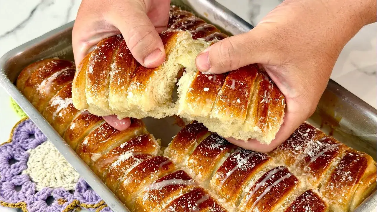 Enroladinho de Queijo Caseiro Fofinho para Lanche e Café