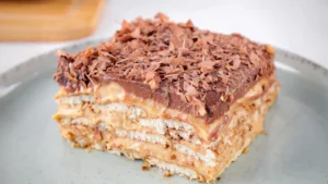 Pavê de Doce de Leite com Chocolate Cremoso para Sobremesa Gelada