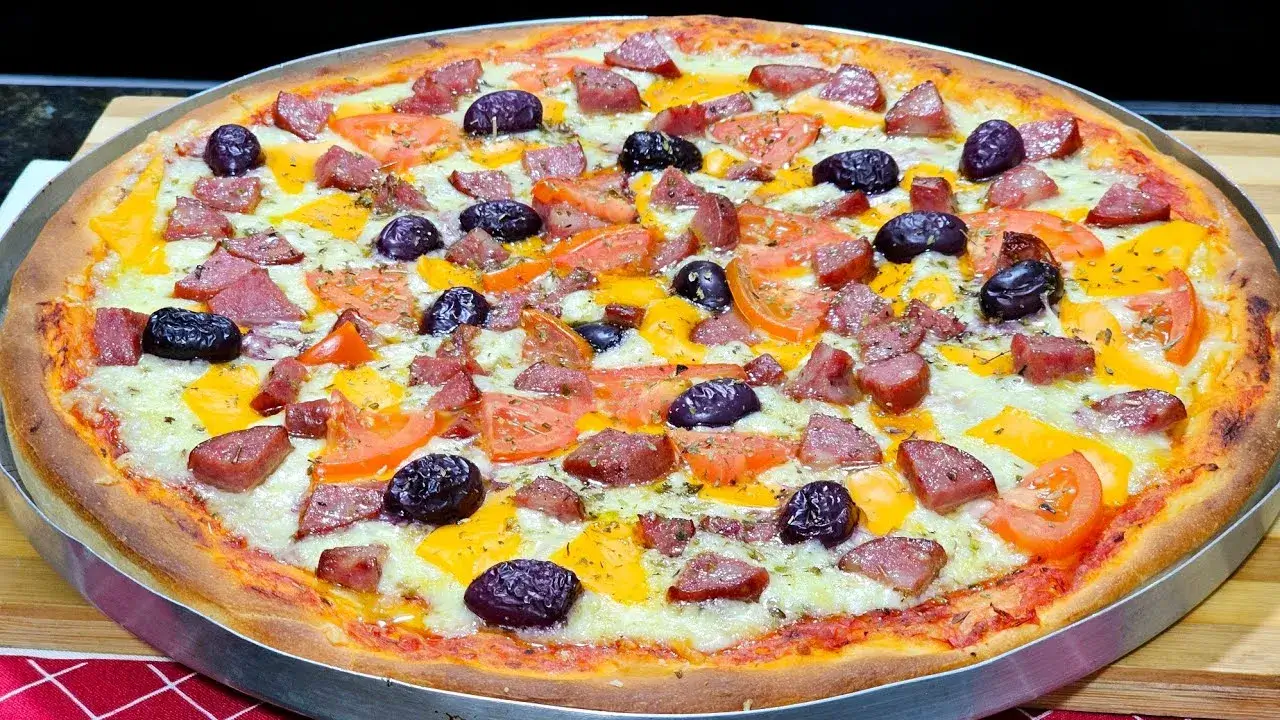 Pizza Caseira Fácil e Econômica Feita na Forma