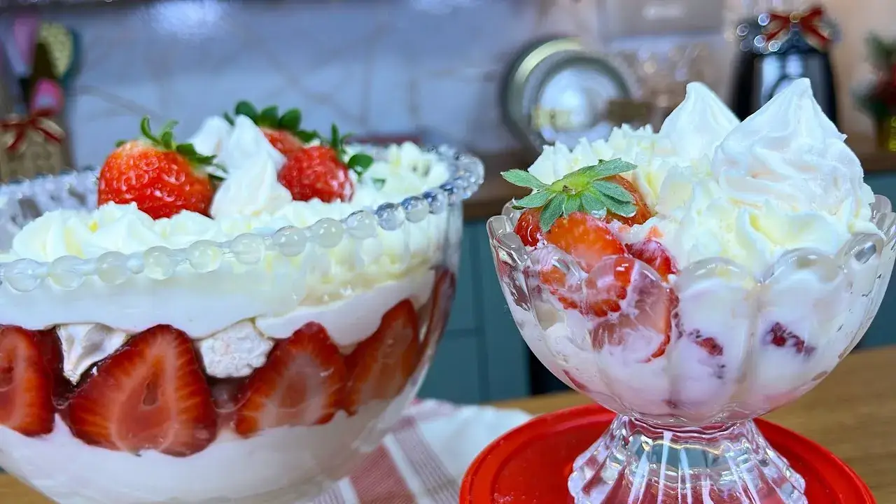 Sobremesa de Merengue de Morango para Festas e Almoços Especiais