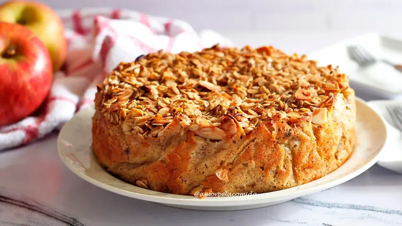 Torta de Maçã Sem Açúcar com Pouca Massa e Muitas Maçãs