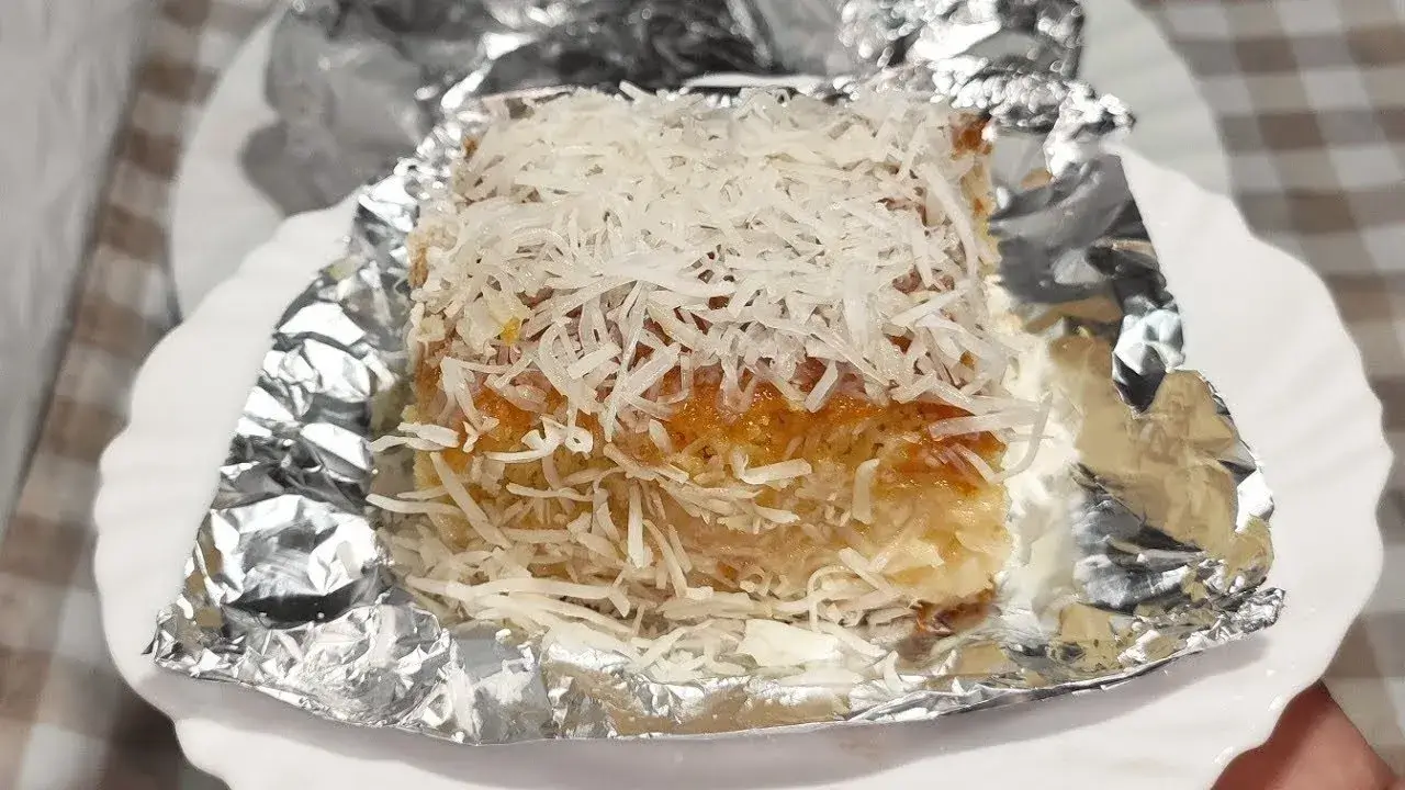 Bolo de Coco Gelado bem molhadinho para servir gelado