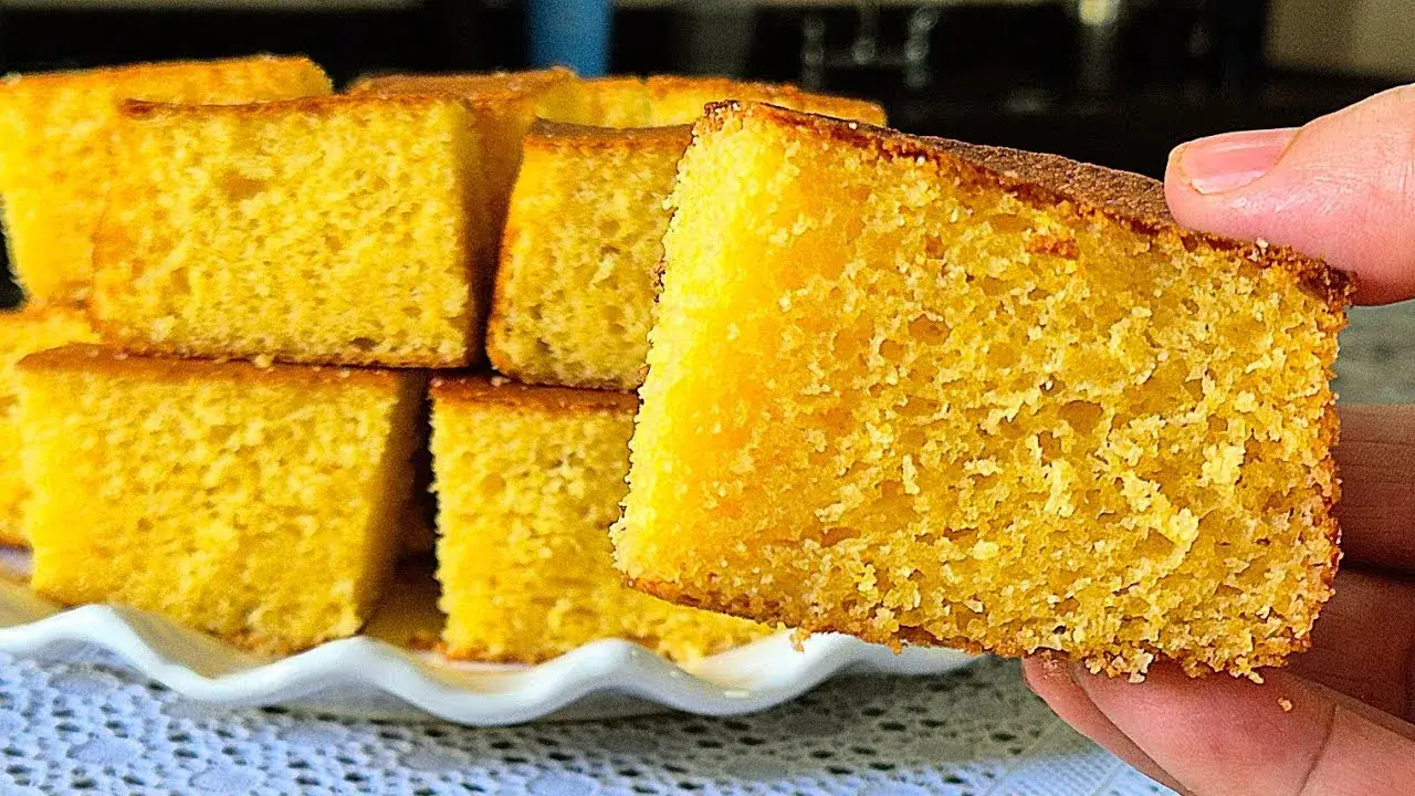 Bolo de Fubá Simples no Liquidificador com Queijo