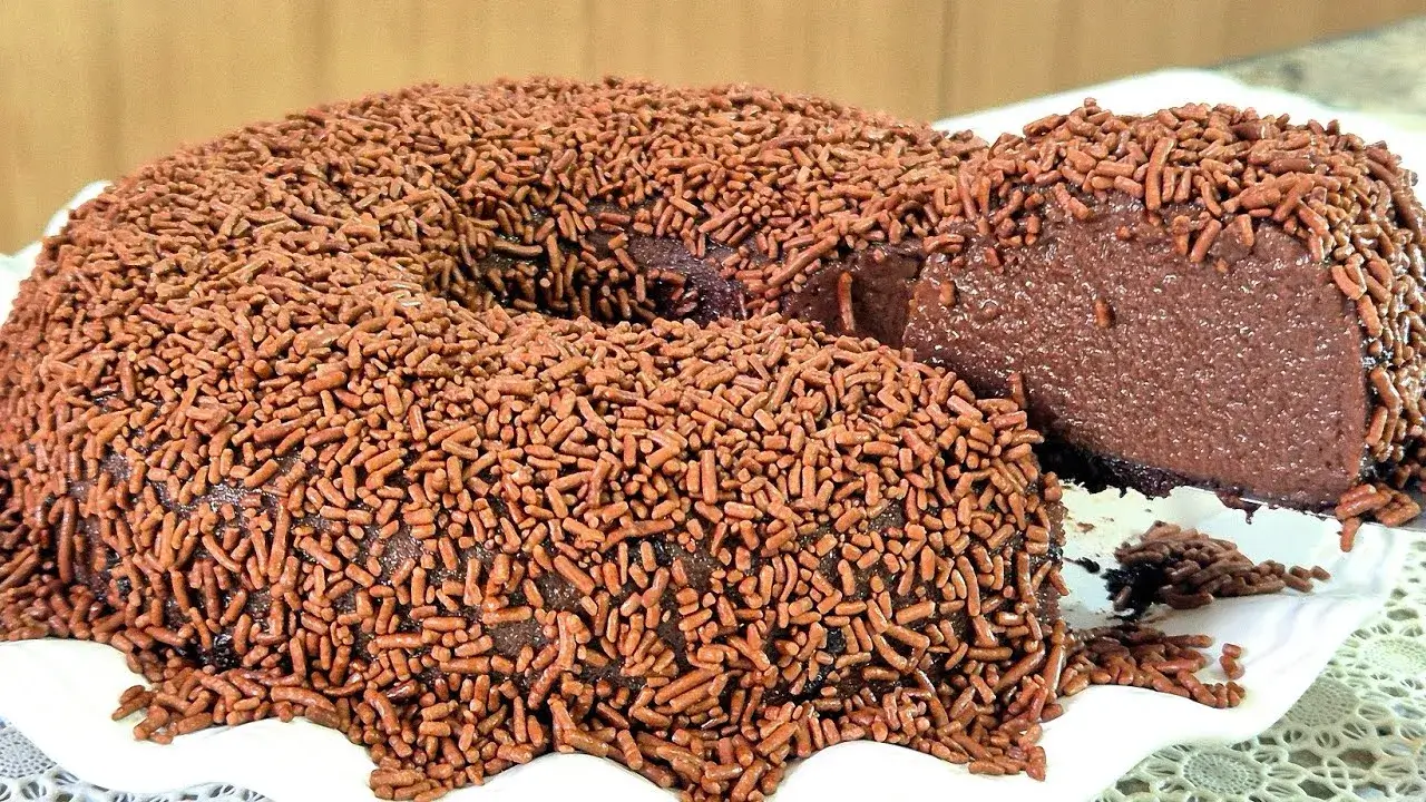 Brigadeirão Cremoso de Chocolate feito no Forno com Textura Lisa