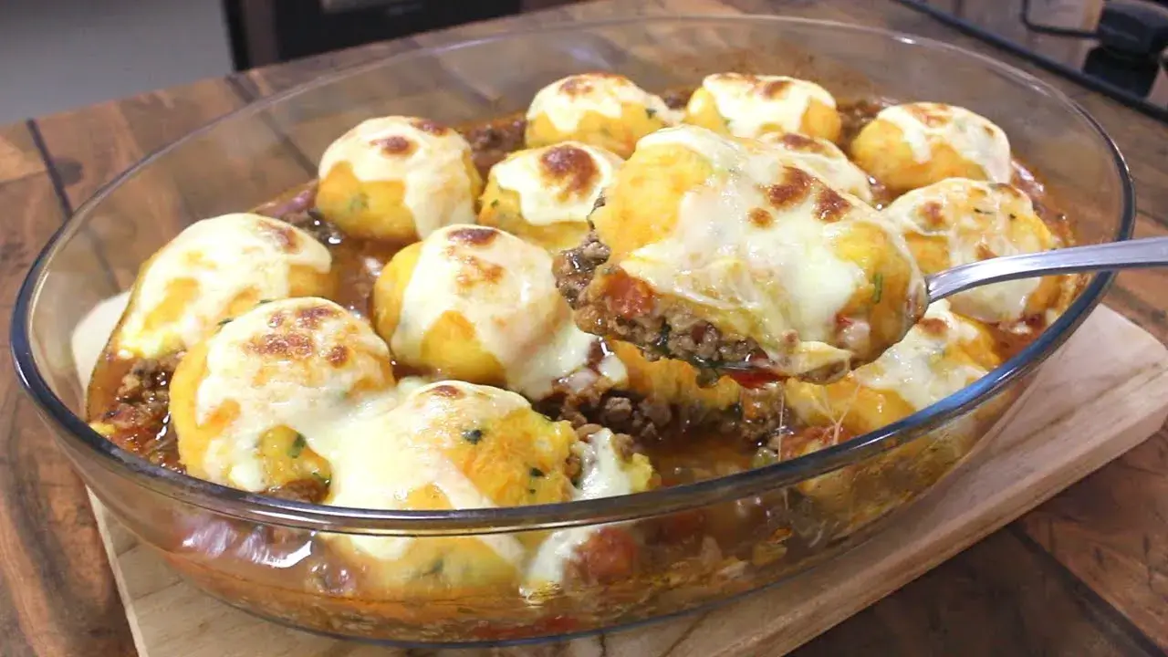 Gratinado de Carne Moída com Bolinhas de Batata Recheadas
