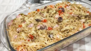 Macarrão Pizza Fácil de Forno com Queijo e Presunto