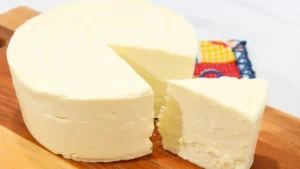 Queijo Caseiro Cremoso com Poucos Ingredientes