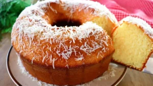 Bolo Bombocado com Coco e Queijo: Receita Simples e Cheirosa para o Café