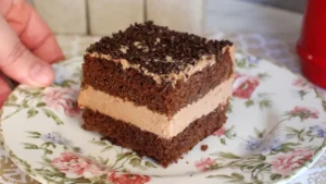Bolo Recheado Nostalgia com Creme de Chocolate e Cream Cheese Fácil de Fazer