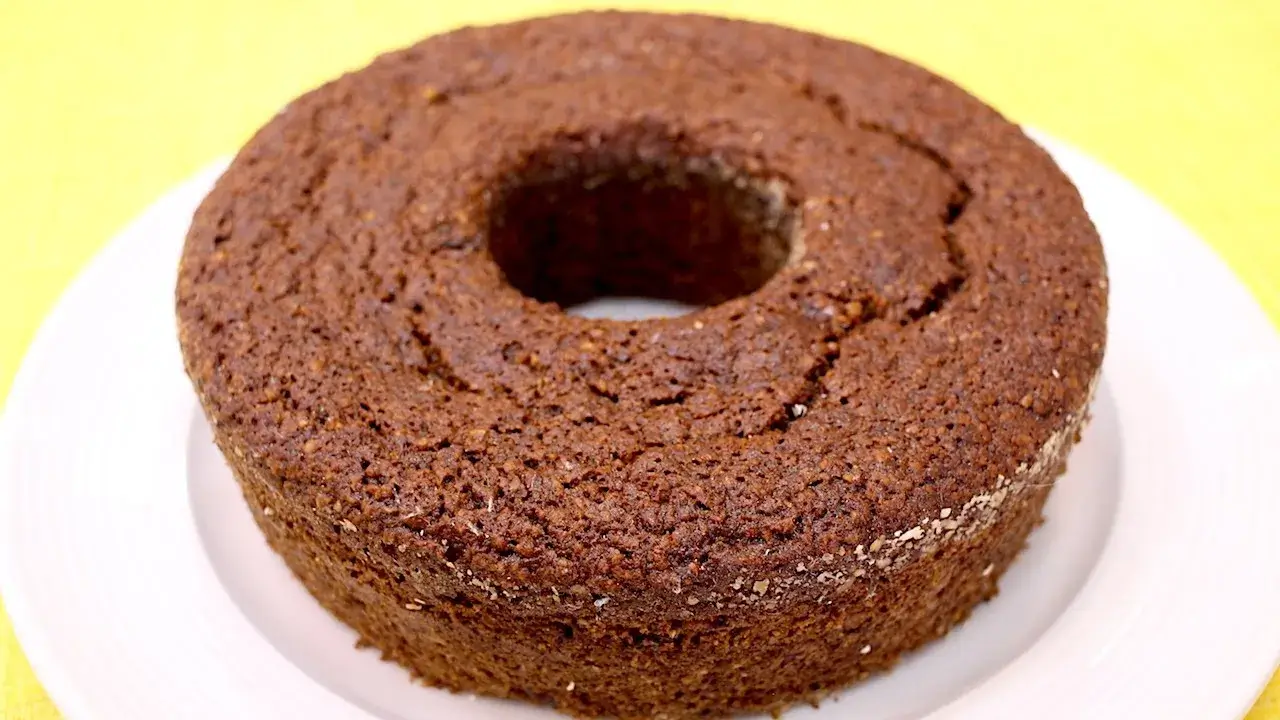 Bolo de Banana Integral úmido e fofinho feito com aveia