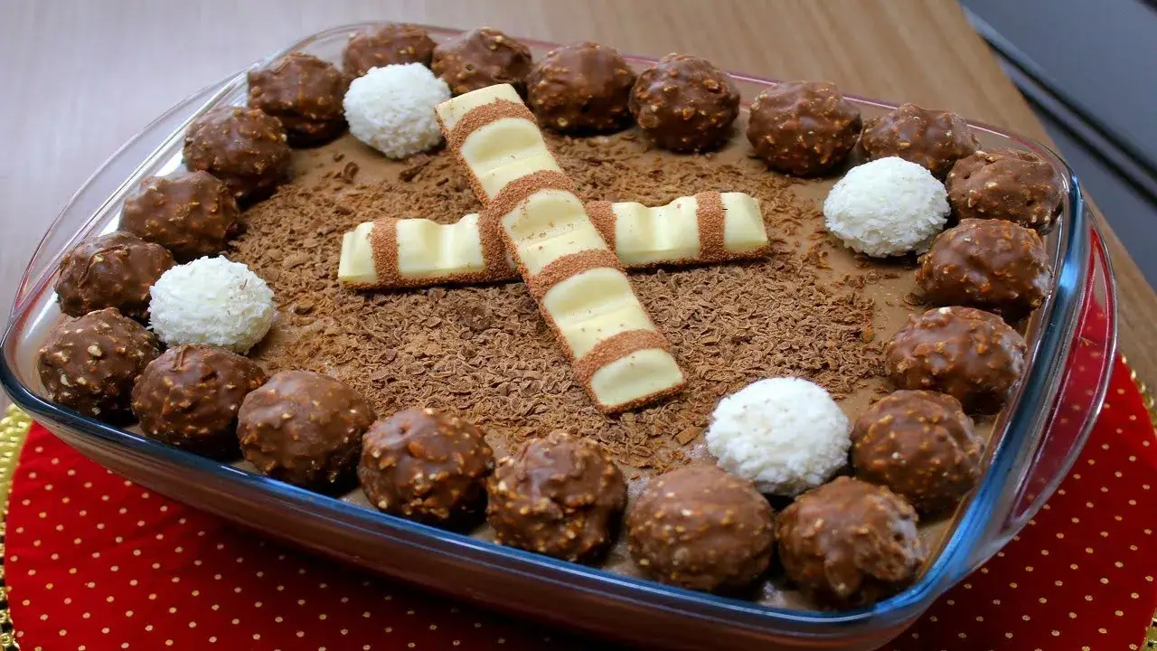 Ovo de Páscoa na Travessa Cremoso com Chocolate e Nozes