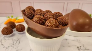 Ovo de Colher de Brigadeiro Veja