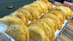 Pastel com 2 Ingredientes Fofinho e Fácil para Fazer em Casa