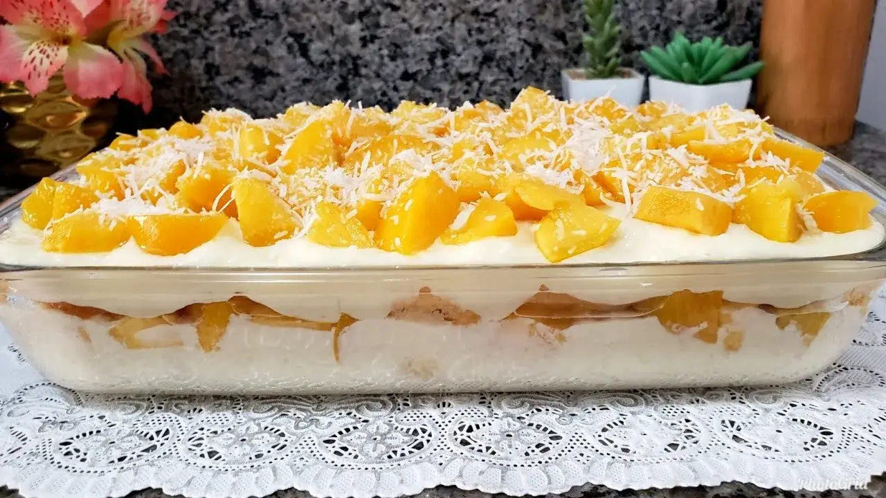 Sobremesa de Pêssego com Biscoito Champanhe: Creme de Coco Gelado Fácil de Fazer