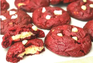 Cookie Red Velvet Recheado com Brigadeiro de Cream Cheese