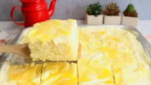 Bolo de Laranja Molhadinho com Creme e Calda Especial Gelada