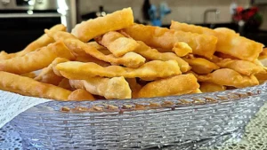 Massinha Crocante de Farinha e Água para Fazer um Petisco Sequinho e Delicioso
