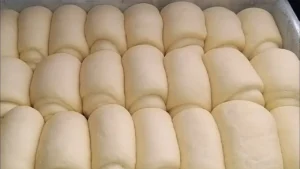 Os mini pães são ideais para acompanhar café, chá ou servir em lanches rápidos. Eles...