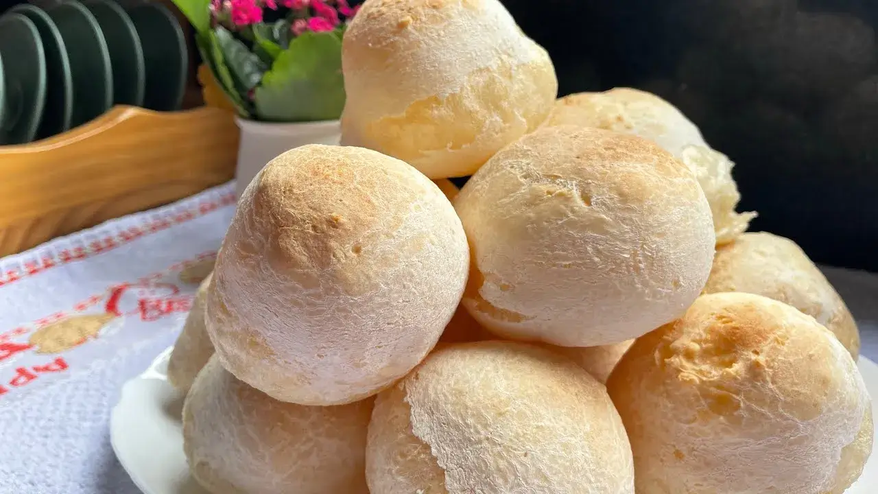 Pão de Queijo com Coalhada Fácil e Saboroso Sem Usar Queijo
