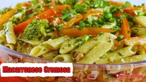 A salada de macarrão penne é uma opção prática para refeições leves e refrescantes. Ela...