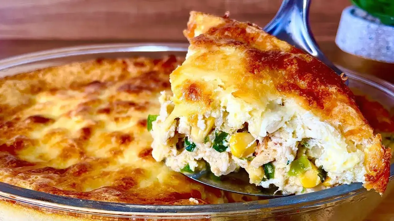Torta de Frango Sem Farinha leve, cremosa e fácil para o dia a dia