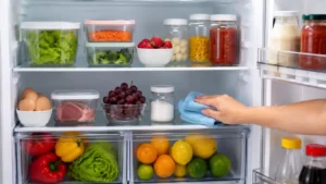 5 Truques Simples Para Evitar Cheiro Ruim na Geladeira e Deixar Tudo Mais Fresco