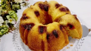 Bolo de Fubá com Goiabada e Queijo: Receita Simples para Café Fresquinho