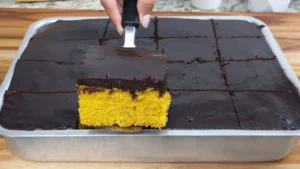 Bolo de cenoura com casquinha de chocolate veja