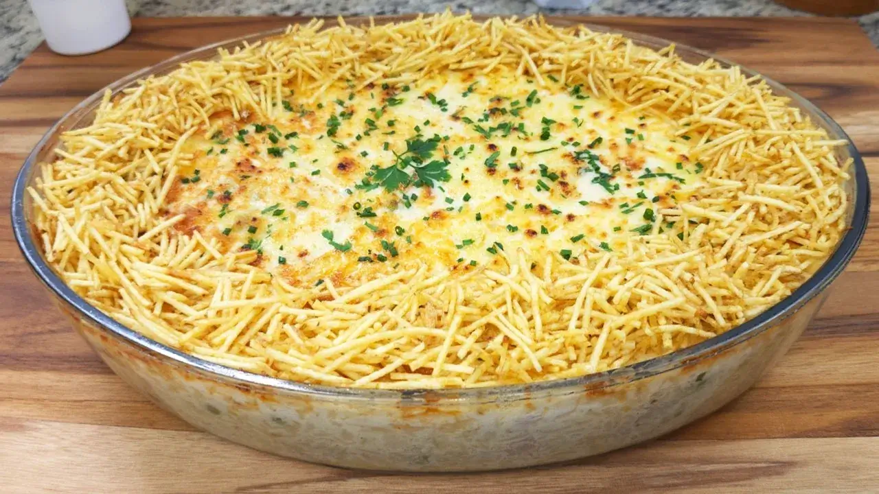 Camarão Internacional Cremoso com Arroz e Queijo para um Prato Completo e Saboroso