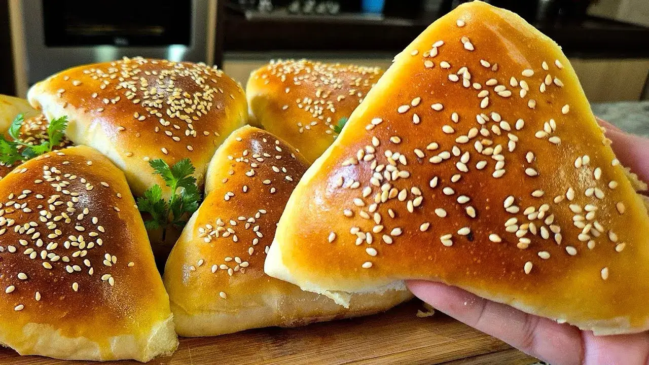 Esfirra de Frango com Requeijão Fofinha e Recheada para o Lanche da Família