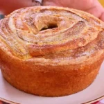 Bolo de Banana de Liquidificador com Banana Caramelizada e Canela