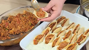 Conchiglione Recheado com Carne Moída e Creme de Batata com Queijo